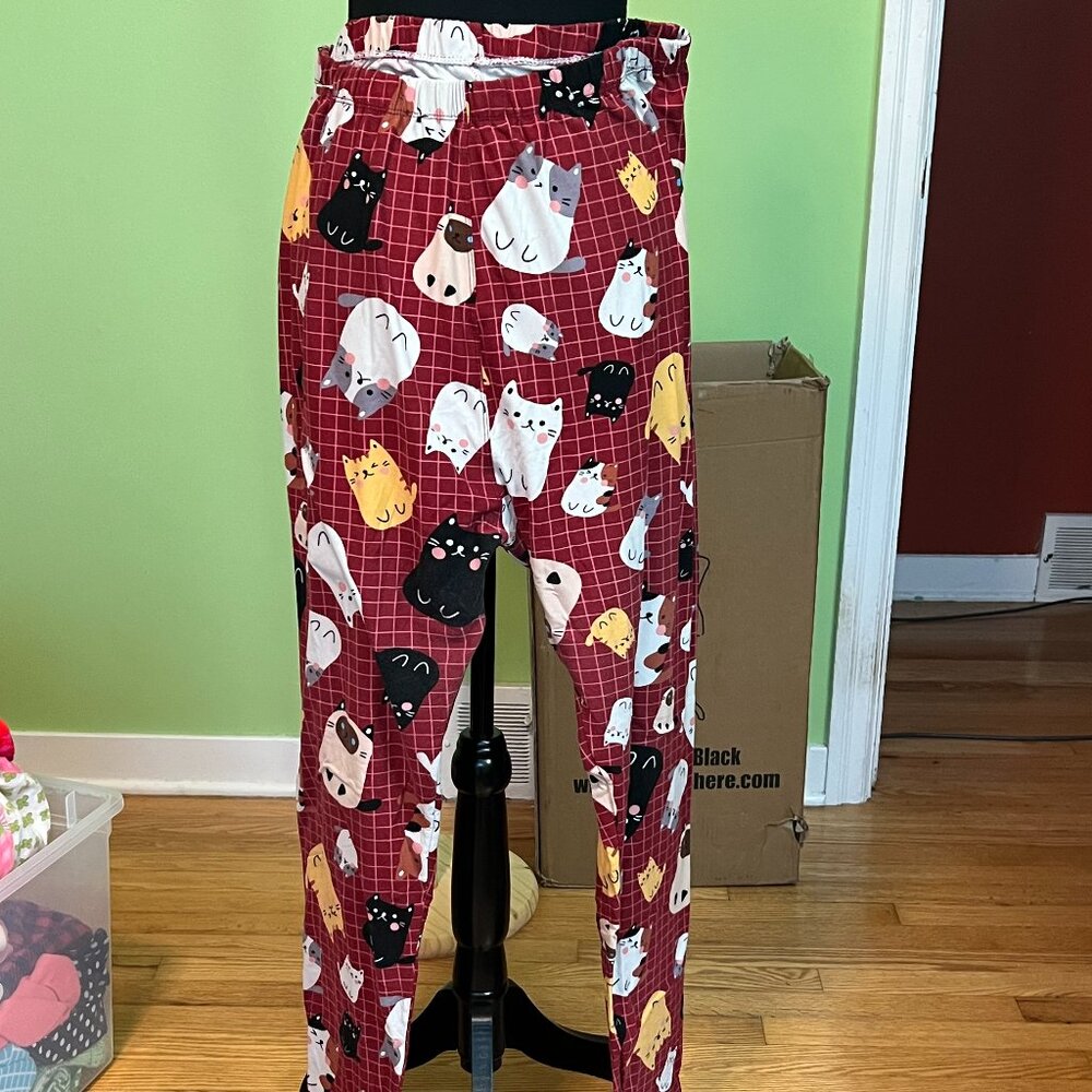 Queen Size Eevee Cartoon Cat Leggings on Redish Brown 3XL - 5XL